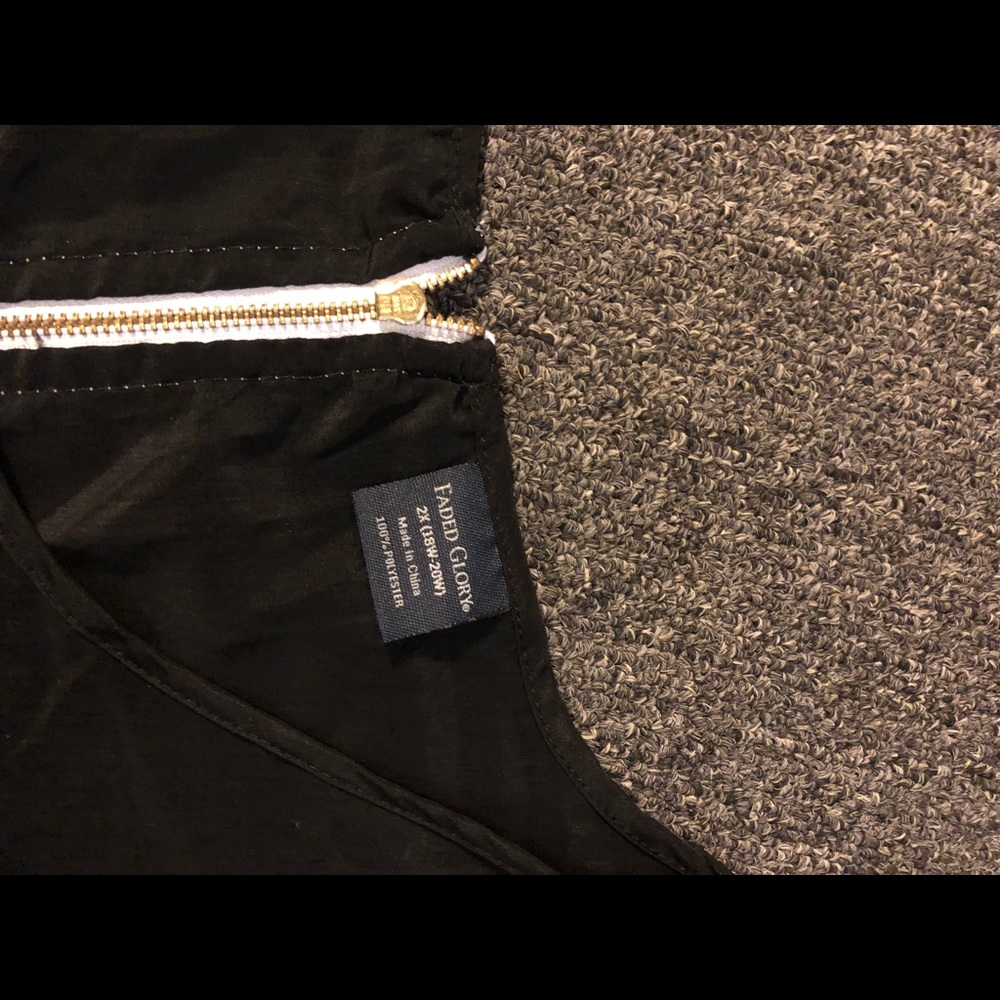 Top - Picture 2 of 2